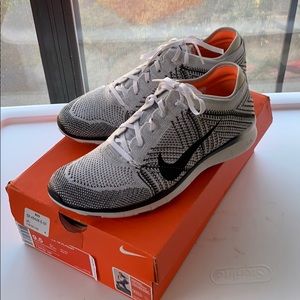 BRAND NEW Nike sneakers